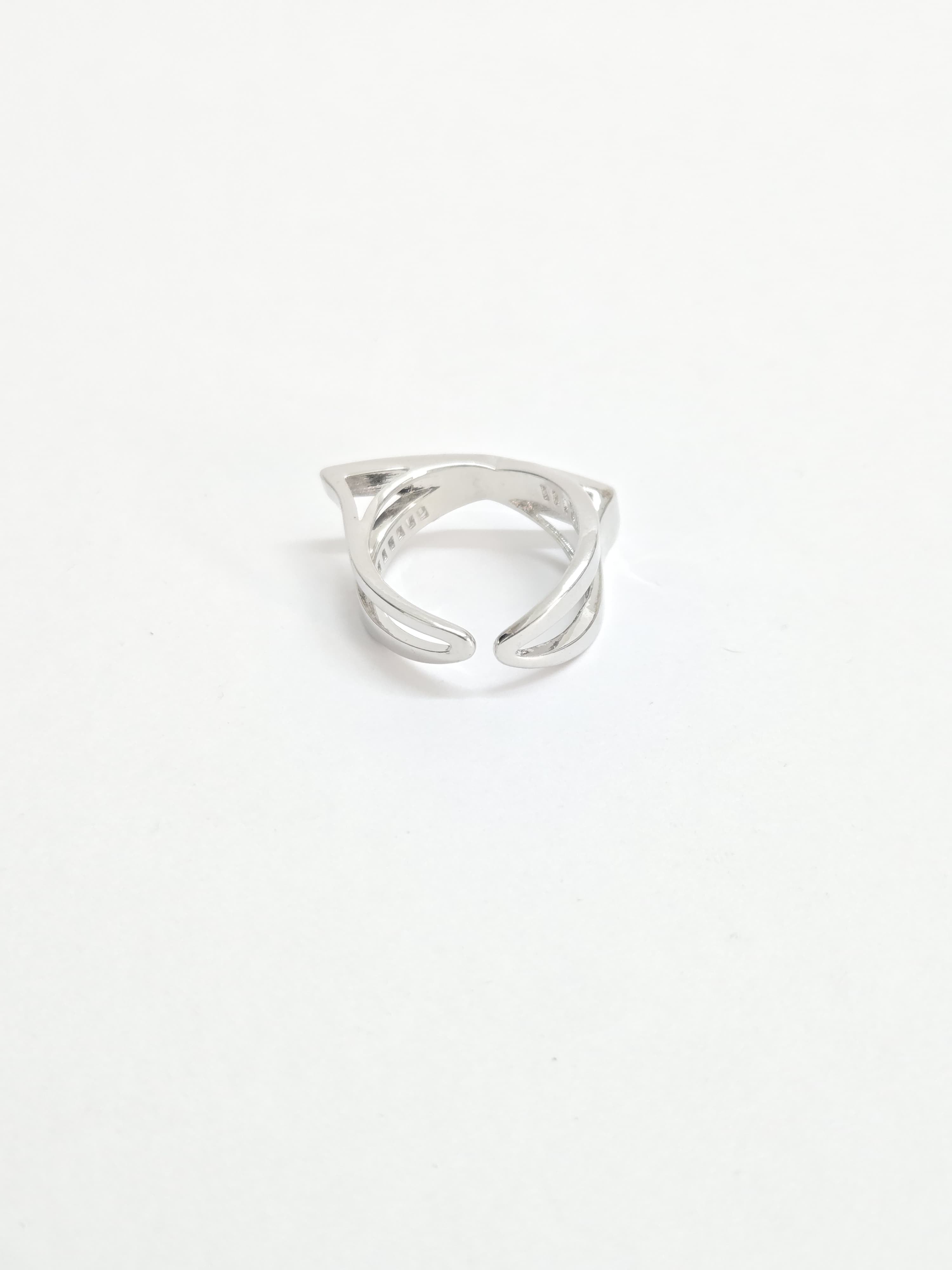 Aura Curve Ring