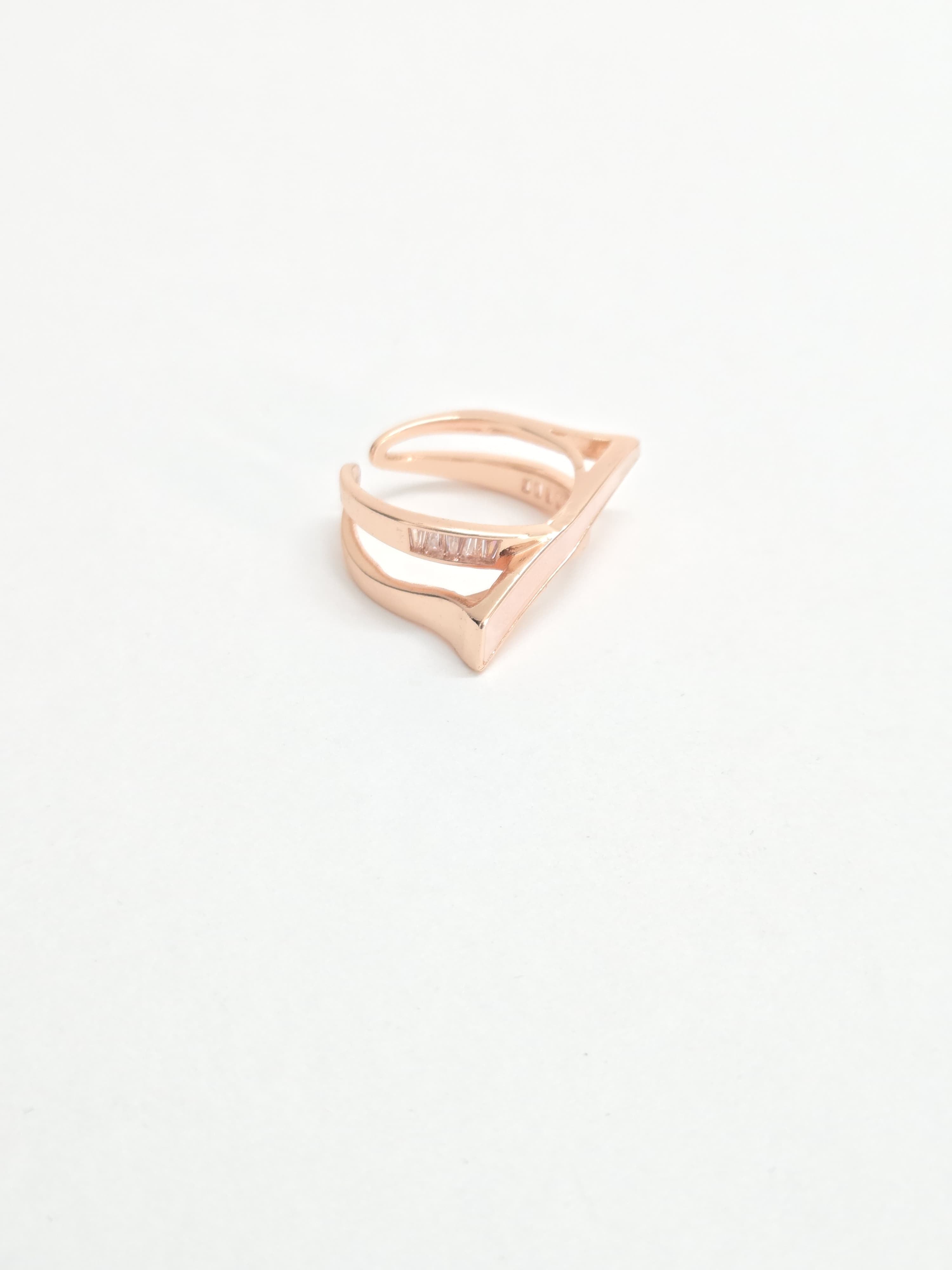 Aura Curve Ring